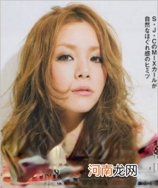 小脸中长发如何打理 女生漂亮性感的小脸中长发发型图片欣赏