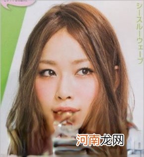 小脸中长发如何打理 女生漂亮性感的小脸中长发发型图片欣赏