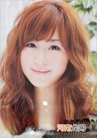 小脸中长发如何打理 女生漂亮性感的小脸中长发发型图片欣赏