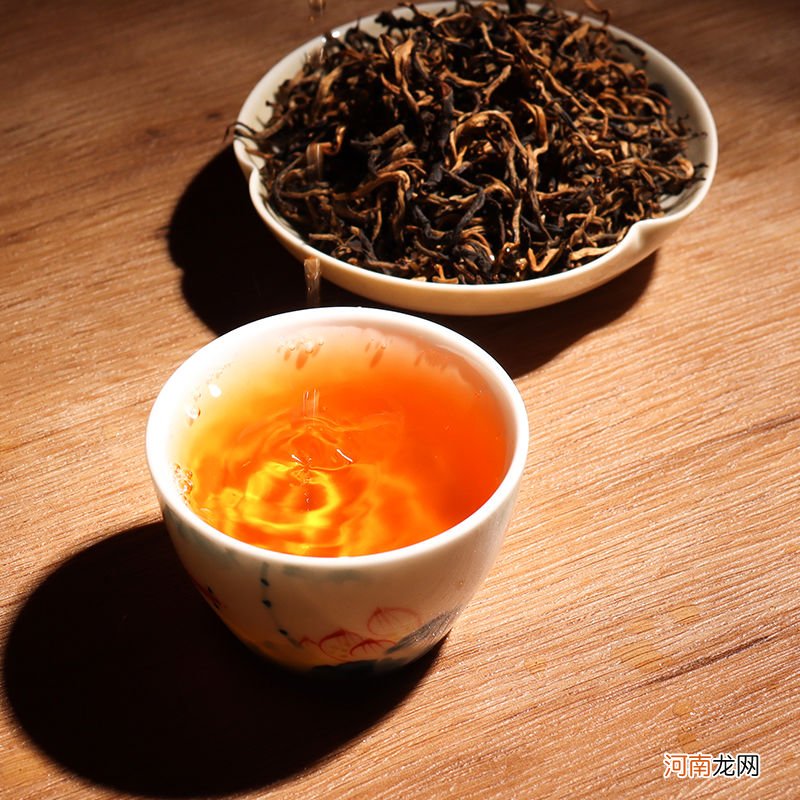 云南滇红茶的泡法及特点