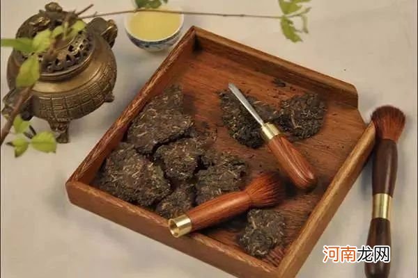 喝黑茶一定要会撬茶 砖茶如何撬开