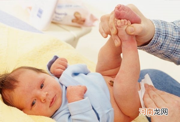 帮男宝宝洗生殖器的５步骤