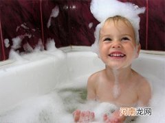 冬季婴幼儿洗澡慎用浴霸 红外线会损害宝宝视力