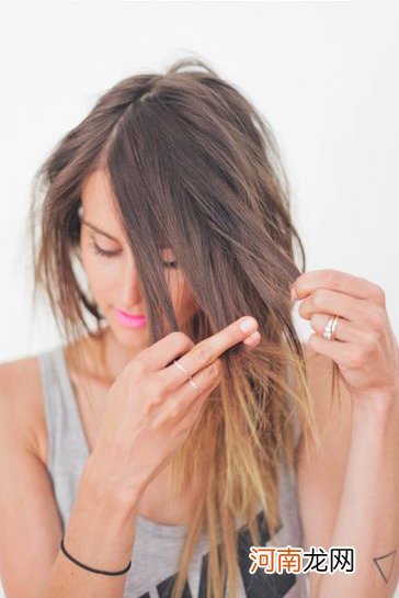 怎么编辫子有蓬松感 如何扎运动发型图片教程