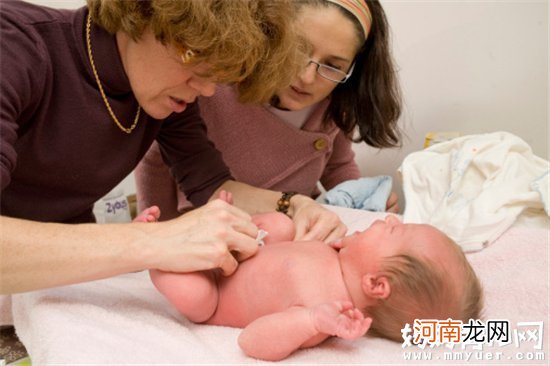 宝宝脐炎反复发作警惕脐肉芽肿 新生儿肚脐护理很重要