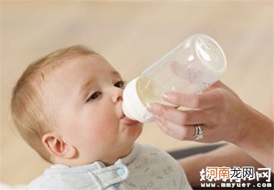 新生婴儿吃奶粉上火怎么办 如何预防宝宝喝奶粉上火