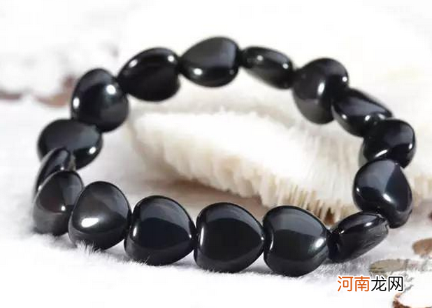 黑曜石的功效与作用佩戴禁忌