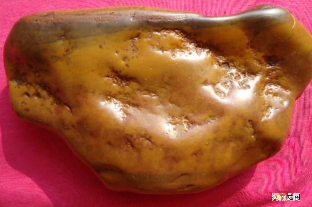 黄蜡石科普知识 黄腊石的作用与功效