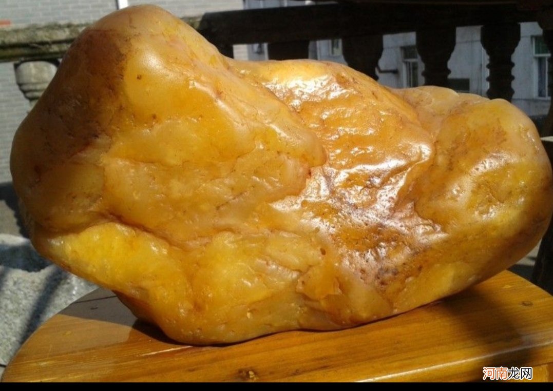 黄蜡石科普知识 黄腊石的作用与功效