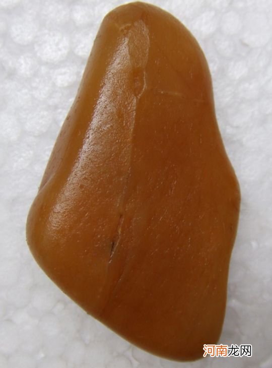 黄蜡石科普知识 黄腊石的作用与功效