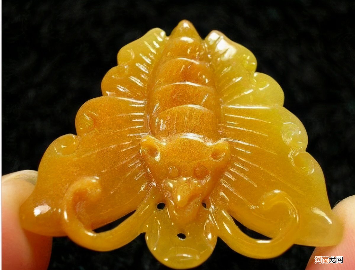 黄龙玉和翡翠的区别在哪里