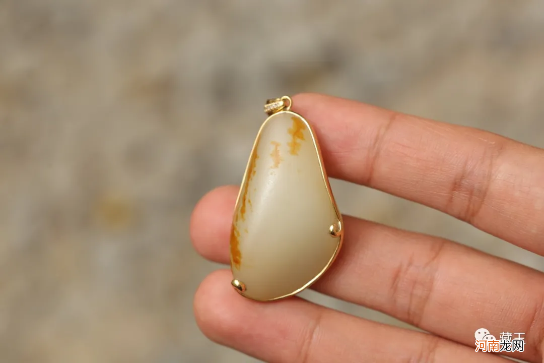 金包玉的和田玉籽料