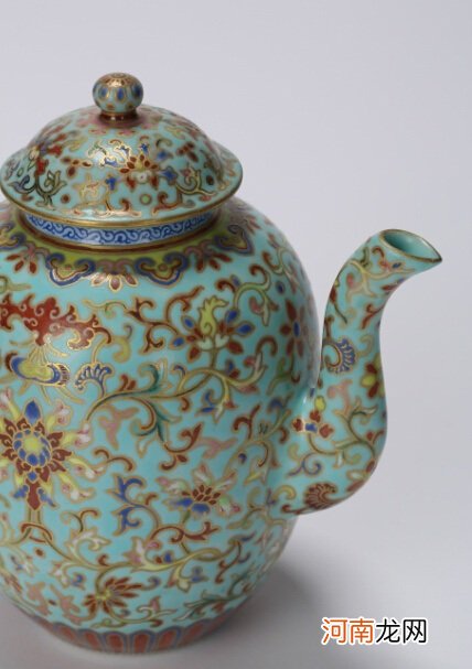 嘉庆珐琅彩莲子壶估价超过800万 嘉庆珐琅彩瓷器特征