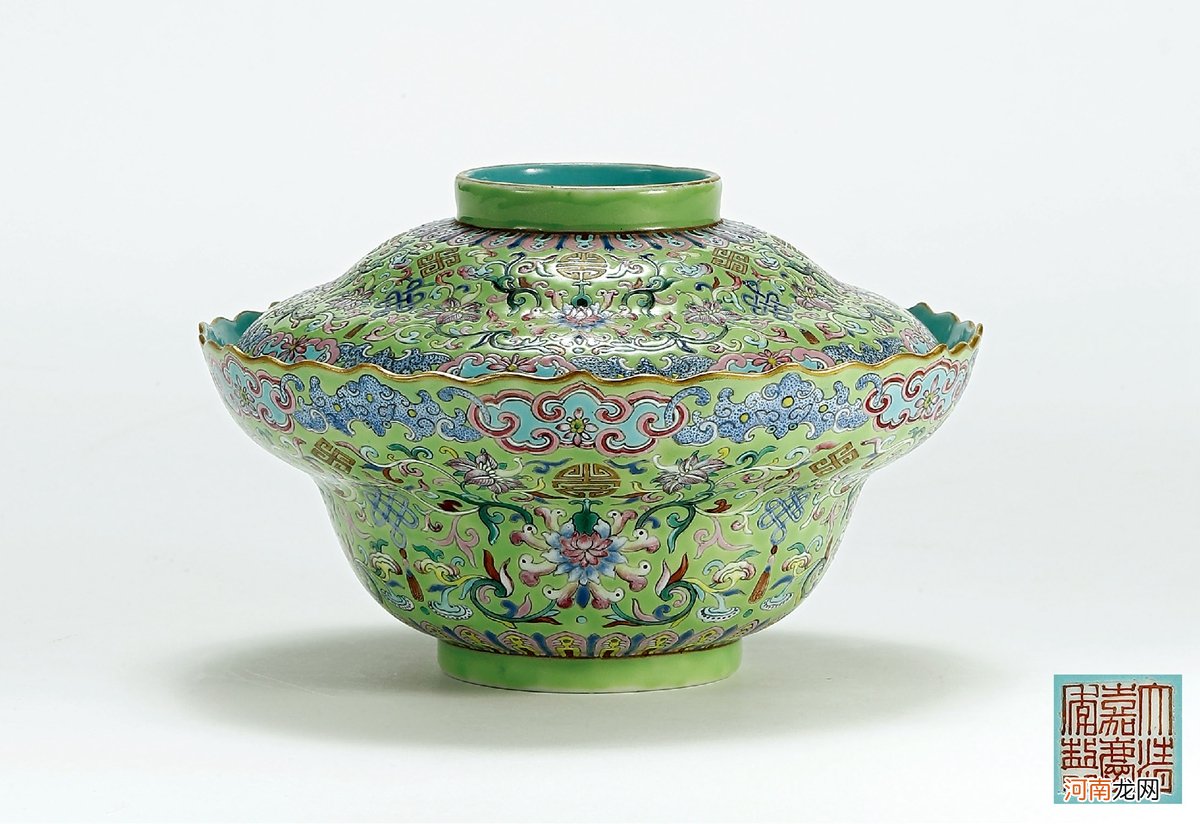 嘉庆珐琅彩莲子壶估价超过800万 嘉庆珐琅彩瓷器特征