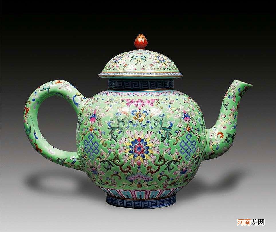 嘉庆珐琅彩莲子壶估价超过800万 嘉庆珐琅彩瓷器特征