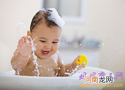 宝宝冬季洗澡三步曲 舒适不着凉