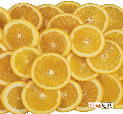 干柠檬片泡水的功效 具有排毒美容的作用