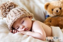 新生儿睡觉开灯好吗 关于新生儿睡觉的知识家长要了解