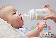让母乳宝宝接受奶瓶的小秘诀