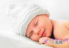教你从宝宝的表情判断睡眠状况