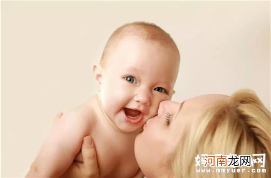 宝宝呼吸有杂音是什么造成的？很有可能是喉咙里有痰！