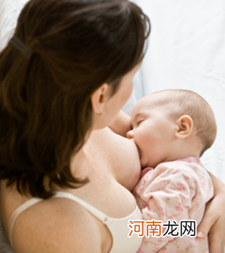 新生儿母乳喂养技巧 第一顿最好是喝妈妈的奶