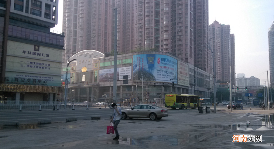 中国大型的翡翠交易市场 翡翠进货去哪里合适