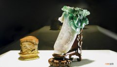 翡翠玉白菜堪称清朝玉雕技术的巅峰之作 翡翠玉白菜价值2亿