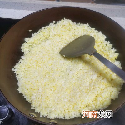 几分钟搞定黄金粒粒香蛋炒饭 蛋炒饭的制作方法
