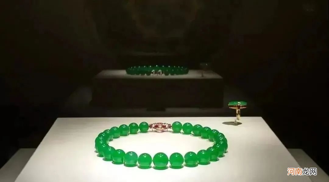 世界上最贵的七条翡翠珠链 翡翠珠子图片与价格