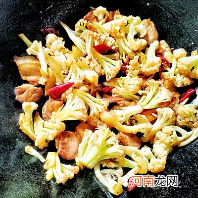 花菜炒肉片保准你味蕾爆炸 炒菜花的家常做法