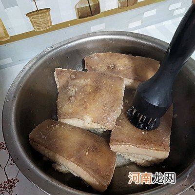 教你做梅菜扣肉 梅干菜扣肉怎么做