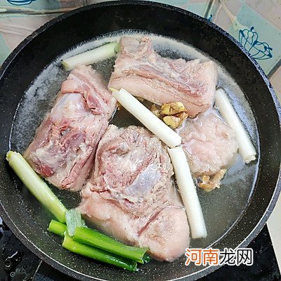 教你做梅菜扣肉 梅干菜扣肉怎么做