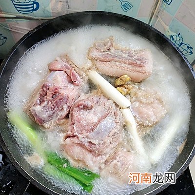 教你做梅菜扣肉 梅干菜扣肉怎么做