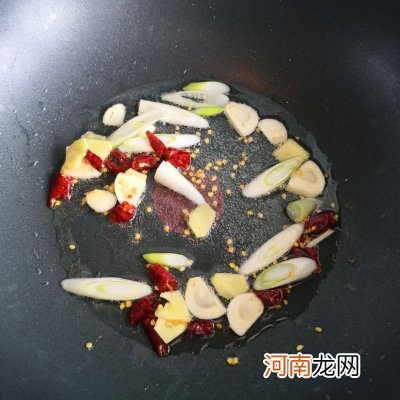 回锅肉家常做法简单快捷又好吃 回锅肉怎么炒