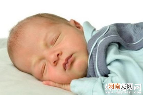 应对新生儿睡觉不踏实 手舞足蹈哼哼唧唧的妙招
