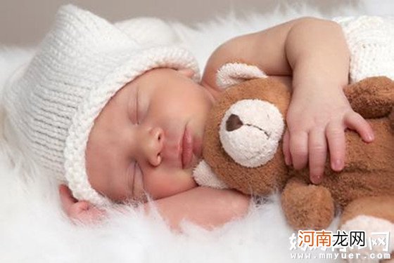 新生儿睡觉翻白眼什么原因 答案让人“啼笑皆非”