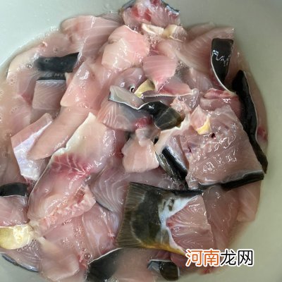 正宗酸菜鱼这样做最好吃 酸菜鱼的做法最正宗的做法