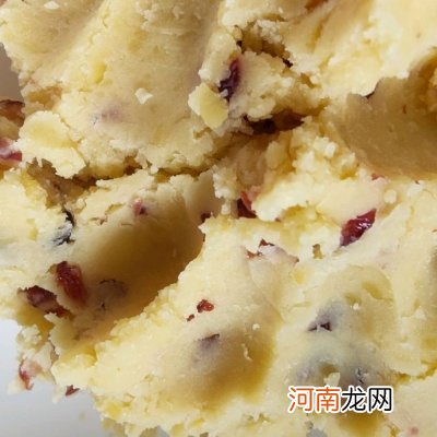 在家做自制绿豆糕秒杀面包店里的卖品 自制绿豆糕最简单的方法