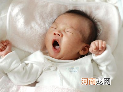 婴儿“不抱不睡”其实是恶习