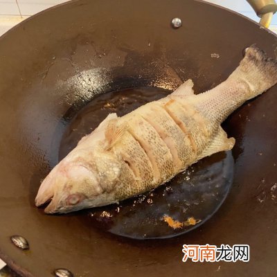 暖冬这道红烧鲈鱼暖胃暖身又暖心 鲈鱼的做法