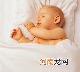 宝宝睡觉时不应该开着灯