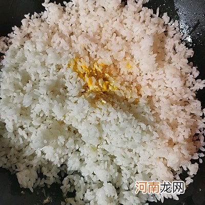 可口的蛋炒饭这样做最好吃 蛋炒饭怎么做好吃