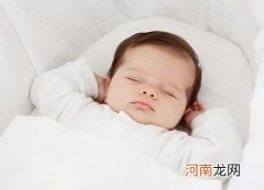 忌让婴儿睡眠位置不合理