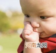宝宝吮手指是智力发育的信号
