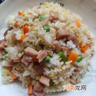家常炒米饭的做法