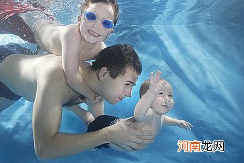 奥运明星徐妍玮：婴儿游泳的好处多