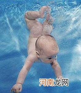 宝宝在家游泳存在安全隐患!