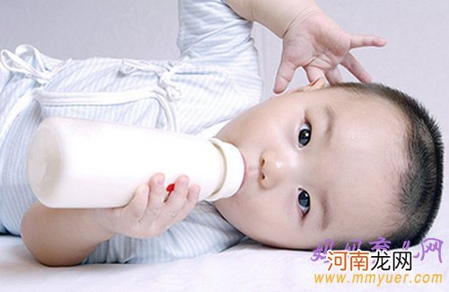 婴儿从鼻子里吐奶的正确处理方式