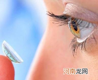 隐形眼镜取不出来怎么办？有哪些处理方法？